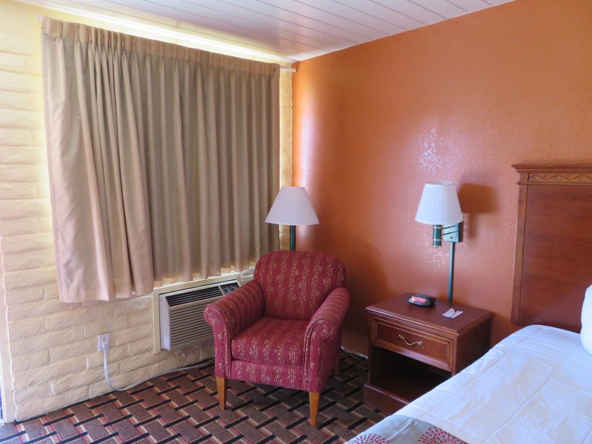 Royal Crest Motel Medford Exteriör bild